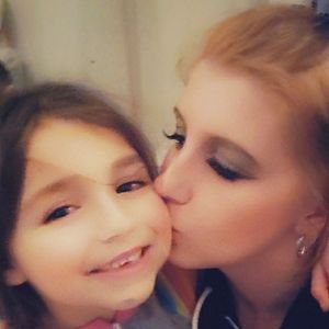 Meet your Posher, Esther